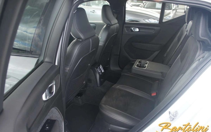 Volvo XC 40 cena 135900 przebieg: 60137, rok produkcji 2021 z Nowy Targ małe 232